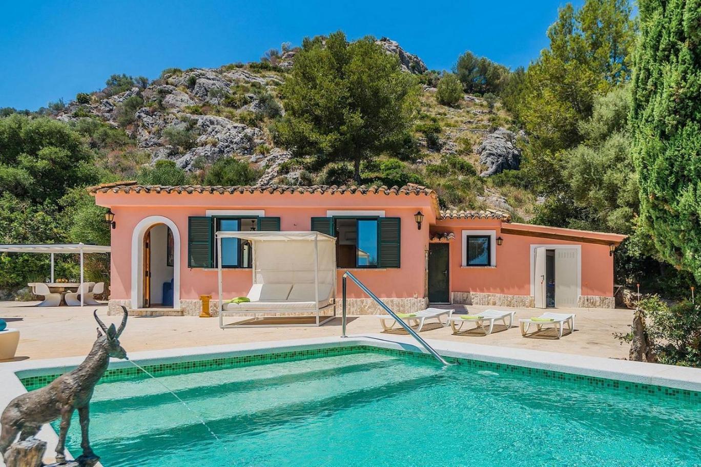 Villa With Private Mountain Ideal Runners Trailers Near Beach Approx 5 Min Walking Beach,Property Belong Puerto Pollensa Villas And Apartments Εξωτερικό φωτογραφία